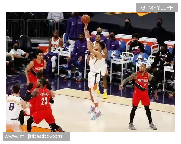 布克首节手感不佳仅得5分投篮命中率低迷影响比赛表现 布克首节手感不佳仅得5分投篮命中率低迷影响比赛表现